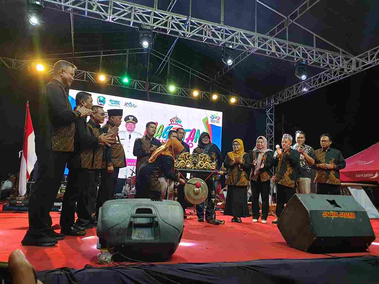 WhatsApp Image 2025-10-25 at 23.57.05_11zon